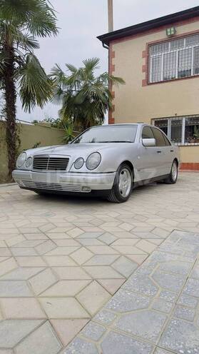 Mercedes E 240 1998, 325,678 km - 2.4 l - Masallı