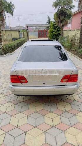 Mercedes E 240 1998, 325,678 km - 2.4 l - Masallı