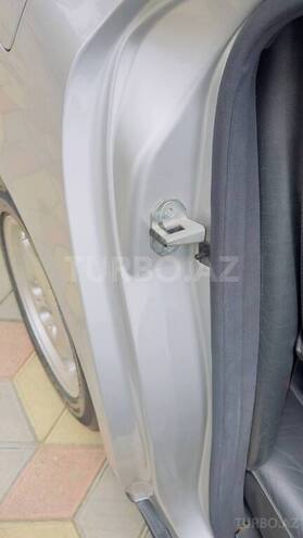 Mercedes E 240 1998, 325,678 km - 2.4 l - Masallı
