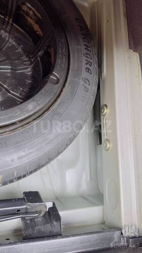 Mercedes E 240 1998, 325,678 km - 2.4 l - Masallı