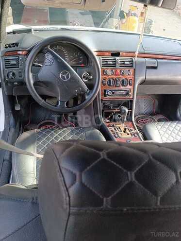 Mercedes E 220 1998, 250,000 km - 2.2 l - Bakı