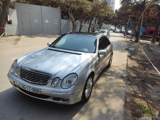 Mercedes E 270 2002, 296,000 km - 2.7 l - Bakı