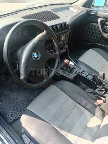 BMW 520 1989, 333,000 km - 2.0 l - Bakı