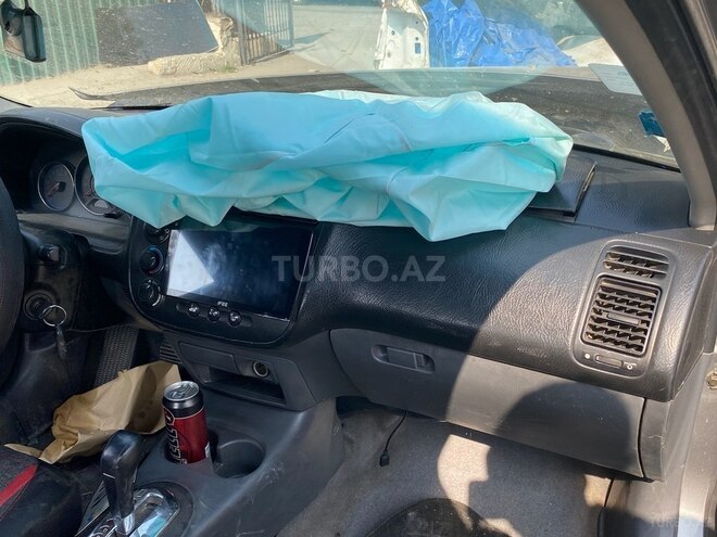 Honda Civic 2005, 400,000 km - 1.7 l - Mingəçevir