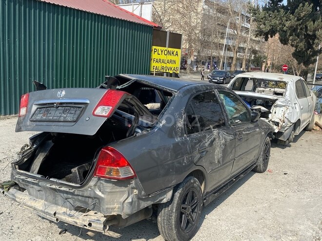Honda Civic 2005, 400,000 km - 1.7 l - Mingəçevir