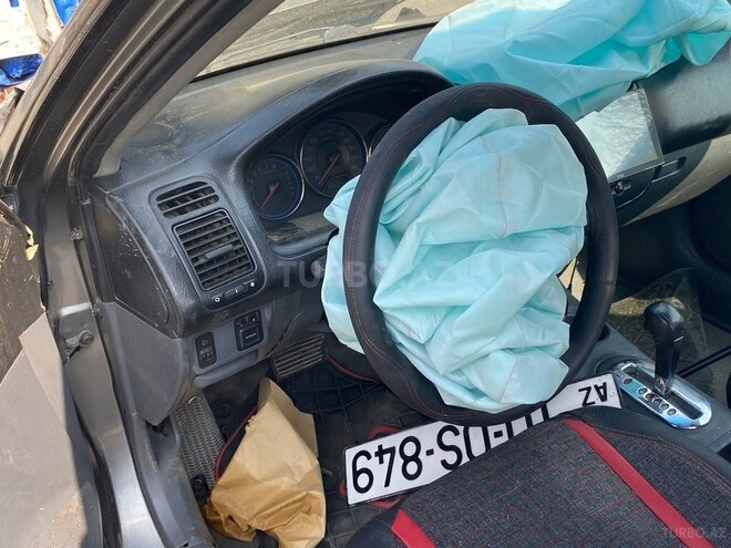 Honda Civic 2005, 400,000 km - 1.7 l - Mingəçevir