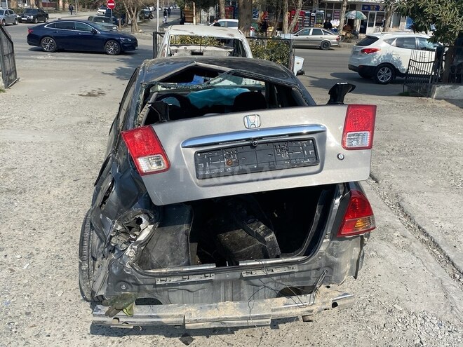 Honda Civic 2005, 400,000 km - 1.7 l - Mingəçevir