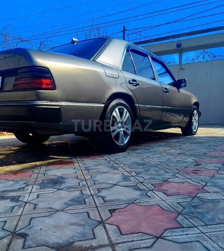 Mercedes E 200 1990, 366,000 km - 2.0 l - Bakı
