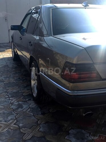 Mercedes E 200 1990, 366,000 km - 2.0 l - Bakı