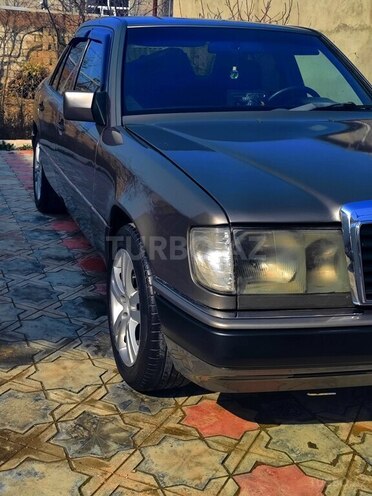 Mercedes E 200 1990, 366,000 km - 2.0 l - Bakı