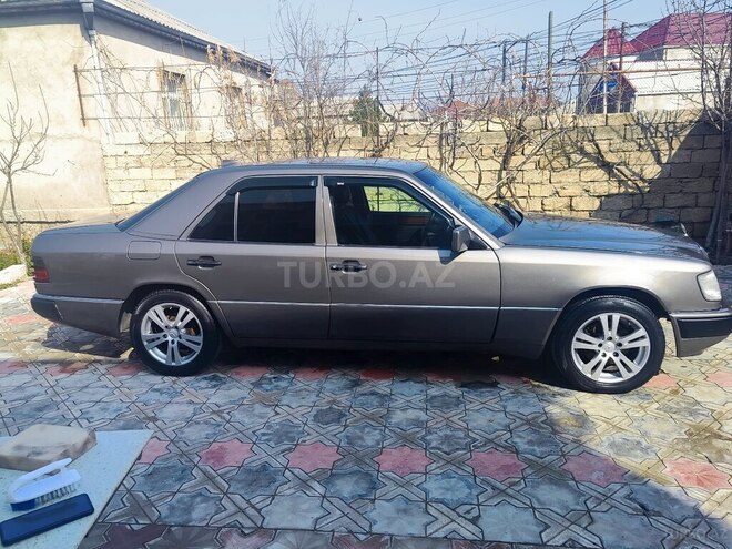 Mercedes E 200 1990, 366,000 km - 2.0 l - Bakı