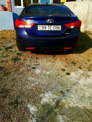 Hyundai Elantra 2013, 110,000 km - 1.8 l - Astara
