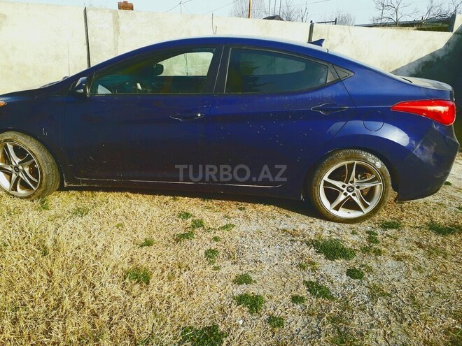 Hyundai Elantra 2013, 110,000 km - 1.8 l - Astara