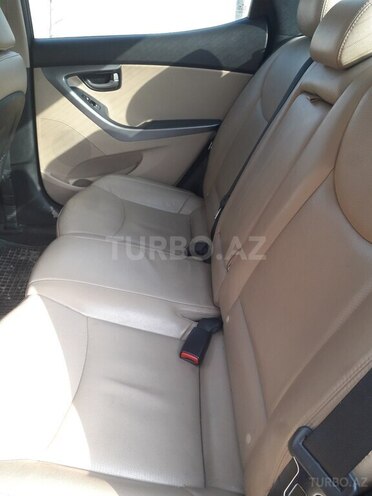 Hyundai Elantra 2013, 110,000 km - 1.8 l - Astara