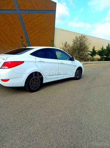 Hyundai Accent 2015, 175,600 km - 1.6 l - Bakı