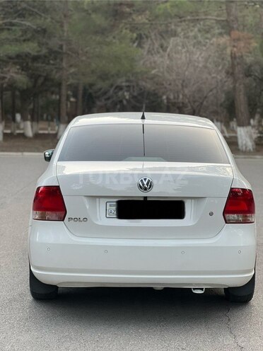 Volkswagen Polo 2013, 190,000 km - 1.6 l - Bakı