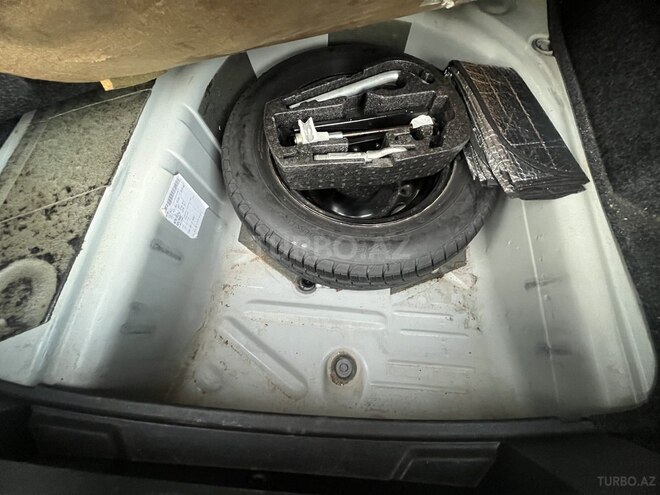 Volkswagen Polo 2013, 190,000 km - 1.6 l - Bakı