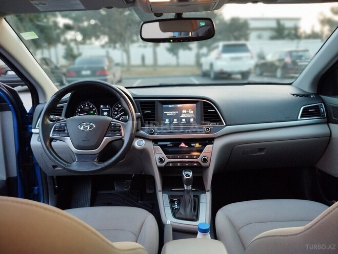 Hyundai Elantra 2018, 130,000 km - 2.0 l - Bakı