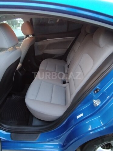 Hyundai Elantra 2018, 130,000 km - 2.0 l - Bakı