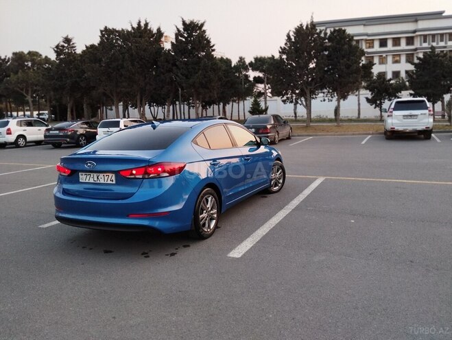 Hyundai Elantra 2018, 130,000 km - 2.0 l - Bakı