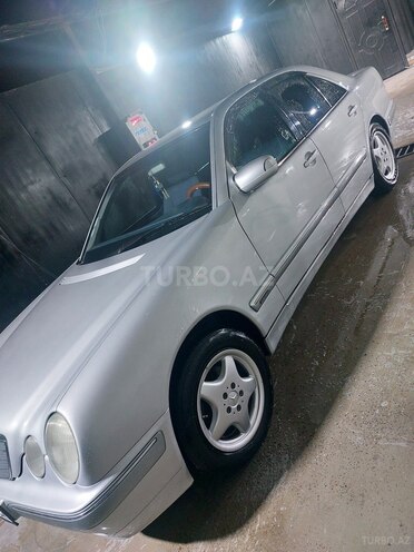 Mercedes E 220 2000, 396,000 km - 2.2 l - Bakı