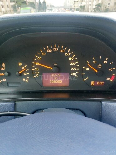 Mercedes E 220 2000, 396,000 km - 2.2 l - Bakı