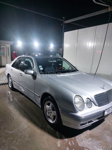 Mercedes E 220 2000, 396,000 km - 2.2 l - Bakı
