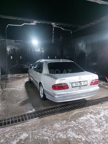 Mercedes E 220 2000, 396,000 km - 2.2 l - Bakı