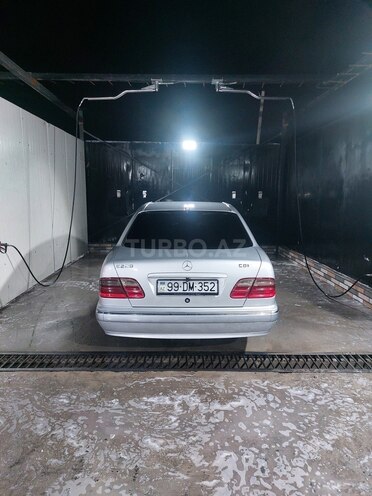 Mercedes E 220 2000, 396,000 km - 2.2 l - Bakı