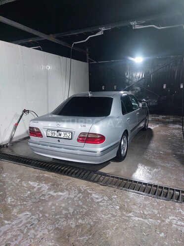 Mercedes E 220 2000, 396,000 km - 2.2 l - Bakı