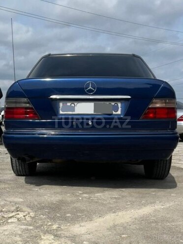 Mercedes E 220 1995, 560,000 km - 2.2 l - Bakı
