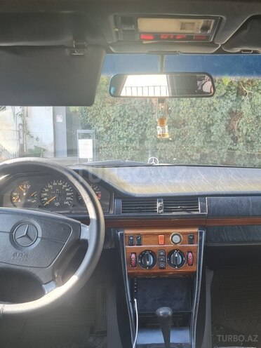 Mercedes E 220 1995, 560,000 km - 2.2 l - Bakı