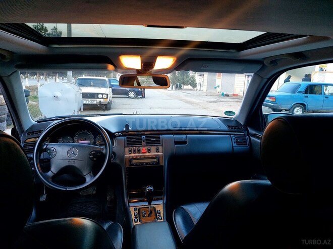 Mercedes E 200 2001, 345,400 km - 2.0 л - Şirvan