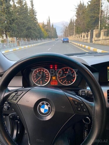 BMW 520 2003, 131,000 km - 2.2 l - Zaqatala