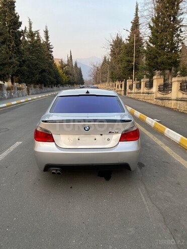 BMW 520 2003, 131,000 km - 2.2 l - Zaqatala