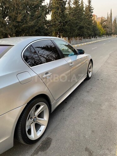 BMW 520 2003, 131,000 km - 2.2 l - Zaqatala