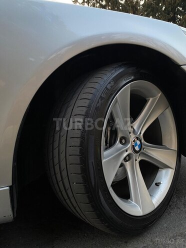 BMW 520 2003, 131,000 km - 2.2 l - Zaqatala