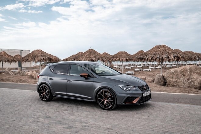 SEAT Leon Cupra R