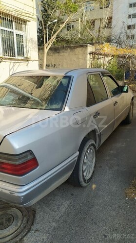 Mercedes E 250 1995, 250,000 km - 2.5 l - Bakı