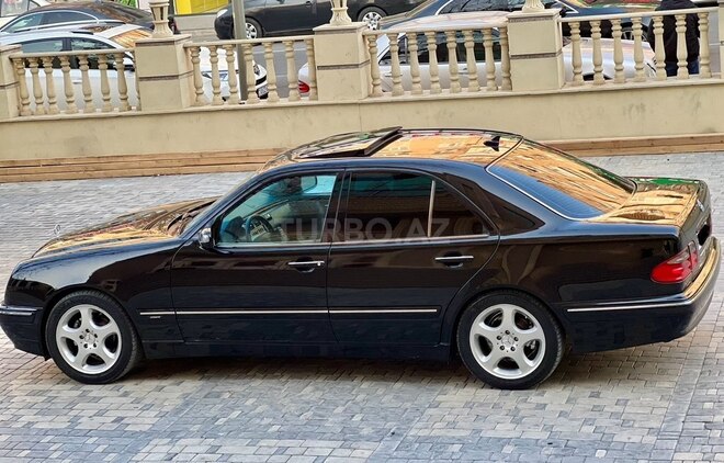 Mercedes E 240 2000, 305,000 km - 2.4 l - Bakı