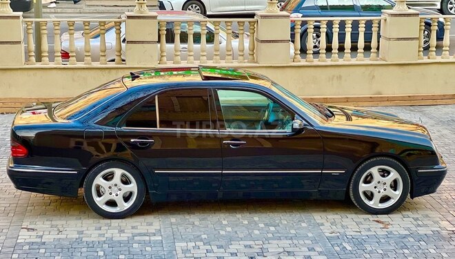 Mercedes E 240 2000, 305,000 km - 2.4 l - Bakı