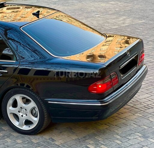 Mercedes E 240 2000, 305,000 km - 2.4 l - Bakı