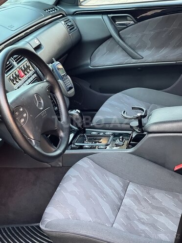 Mercedes E 240 2000, 305,000 km - 2.4 l - Bakı