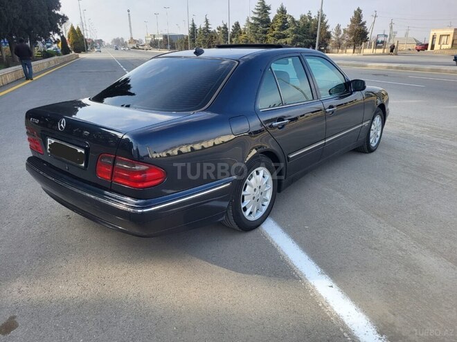 Mercedes E 240 2000, 245,000 km - 2.4 l - Gəncə