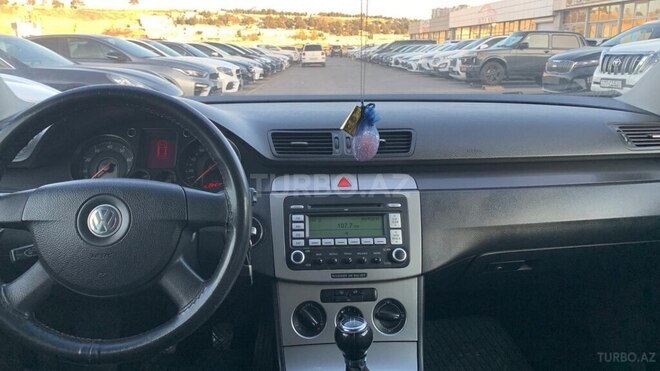 Volkswagen Passat 2005, 248,880 km - 2.0 л - Bakı