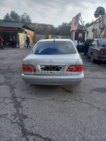Mercedes E 320 1995, 373,570 km - 3.2 l - Bakı