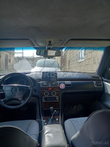 Mercedes E 320 1995, 373,570 km - 3.2 l - Bakı