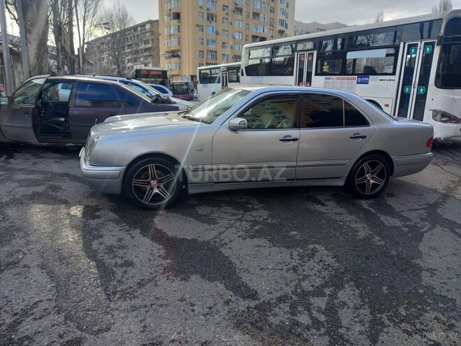 Mercedes E 320 1995, 373,570 km - 3.2 l - Bakı