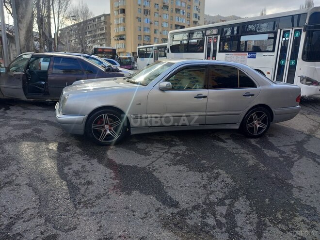 Mercedes E 320 1995, 373,570 km - 3.2 l - Bakı