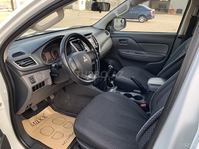 Mitsubishi L200 2016, 173,540 km - 2.4 l - Bakı